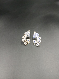 ต่างหูแบบติดหูรูปดาวทองเหลืองชุบทองคำ งานฝีมือจาก Amaira Jewels สำหรับผู้หญิงและเด็กผู้หญิง เครื่องประดับหรูหราสำหรับใช้ในชีวิตประจำวัน สไตล์ราชสถาน - Product Image 3