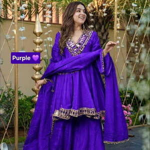 Ensemble Kurti Plazzo avec Dupatta pour femmes, orné de broderies Chinon, par Designer - Product Image 1