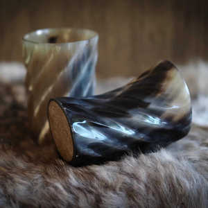 Vaso de Cuerno de Búfalo Vikingo Hecho a Mano, Vaso de Cuerno Pulido Impermeable, Taza de Estilo Antiguo para Uso en el Hogar o Bar - Product Image 4