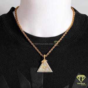 Colgante Triangular de Moda para Hombre y Mujer con Diamantes Moissanite VVS y Plata de Ley 925 - Product Image 5