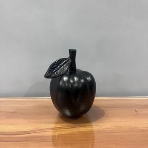 Escultura Decorativa de Manzana Hecha a Mano con Revestimiento de Aluminio, Figura Moderna Negra para Decoración de Mesa, Diseño para Sala de Estar - Product Image 4
