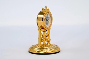 Horloge de bureau luxueuse en or, mouvement à quartz, design traditionnel, fonctionne à piles, forme circulaire - Product Image 3