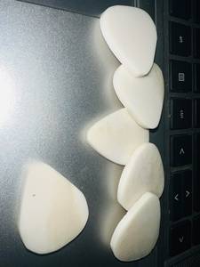 Médiators de guitare en os faits à la main, plectres rares et uniques, médiators de guitare personnalisés, pack de médiators en os naturel - Product Image 4