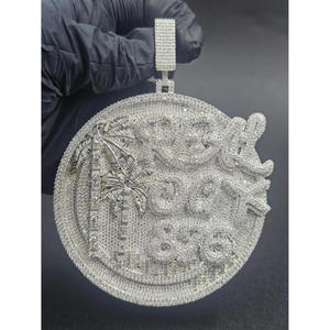 Pendentif Ours Palmier en Moissanite de Luxe, Breloque Collier Style Rap Personnalisé en Argent 925 - Product Image 1