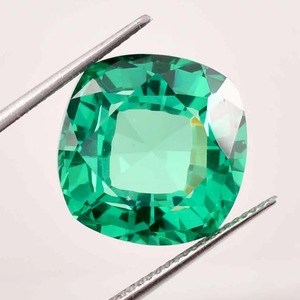 Pierre précieuse verte de laboratoire taille coussin pour la fabrication de bijoux, pierre minérale naturelle Jaura Jewels LGS7 - Product Image 3