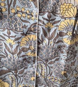 Ensemble de pyjama en coton imprimé floral vintage, élégance botanique, bleu ardoise et ocre, vêtements de nuit d'été, séchage rapide, respirant - Product Image 5