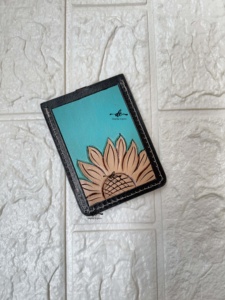 ที่ใส่บัตรเครดิตหนังสีเทอร์คอยส์สไตล์ตะวันตกสำหรับทุกเพศ - Product Image 2