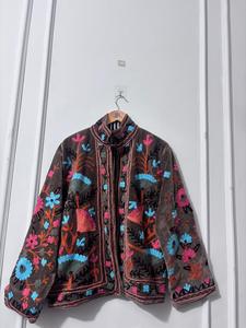 Chaqueta Bomber Floral Acolchada de Terciopelo Bordado con Cuello Mandarín, Manga Larga, Estilo Bohemio Hecho a Mano, Ropa de Otoño para Mujer, Nailon - Product Image 2