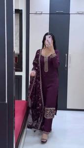 Ensemble Kurta Droit Brodé Premium et Palazzo pour Femme avec Dupatta en Chiffon Lourd – Tenue de Soirée Festive, Costume Ethnique de Créateur - Product Image 2