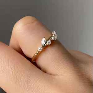 Bague en or massif 14 carats avec diamant de laboratoire taille marquise et motif feuille d'arbre pour femme, cadeau de mariage raffiné pour petite amie - Product Image 6