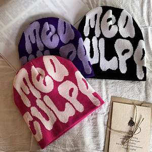Bonnet en tricot jacquard acrylique streetwear avec broderie de logo personnalisé, unisexe, pour l'hiver, vente en gros pour marques privées - Product Image 4