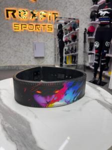 Cinturón de Levantamiento de Pesas Rexfit, Diseño Deportivo de Alta Resistencia con Estampado de Dibujos Animados en Piel de Vaca y Transferencia Térmica - Product Image 1
