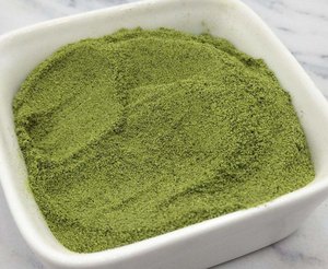 Poudre de feuilles de henné de qualité supérieure, 100 % authentique, naturelle et pure, qualité cosmétique, en vrac, exportation d'Inde - Product Image 2