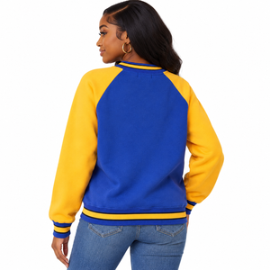 เสื้อสเวตเชิ้ตคอกลมสีน้ำเงินรอยัล ตราสัญลักษณ์ Sigma Gamma Rho  ตกแต่งด้วยผ้าเชนิลล์  แขนเสื้อแบบแร็กแลนสีทอง กระเป๋าแบบจิงโจ้ และขอบยางยืดลายทาง - Product Image 2