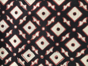 Tissu en coton imprimé géométrique indien en gros |   Fabricant de tissus en coton imprimé rouge et noir - Product Image 2