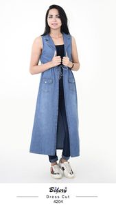 Gilet long en jean sans manches pour femme, col boutonné, ourlet effiloché, style utilitaire estival, veste en coton respirant - Product Image 6