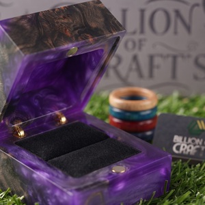 Caja de Joyería de Madera y Resina Epoxi Hecha a Mano para Presentación de Anillos de Compromiso y Matrimonio - Product Image 6