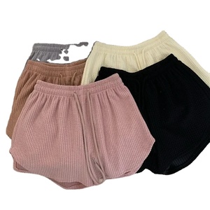 กางเกงขาสั้นสำหรับวิ่งออกกำลังกายสำหรับผู้หญิงกางเกงออกกำลังกายขาสั้นบางทรงหลวมใส่เล่นยิมแบบลำลองขนาดใหญ่ขากว้างเอวสูงแบบมีเชือกผูก - Product Image 6