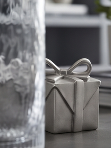 Boîte-cadeau de Noël décorative en aluminium métallisé avec nœud décoratif, boîte de rangement de Noël en forme de conteneur pour la décoration intérieure - Product Image 2