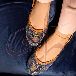 Chaussures légères de mode pour femmes, en cuir synthétique durable, antidérapantes, style tendance, toutes saisons - Product Image 4