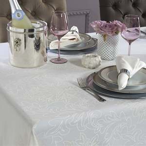 Tovaglia Elegante e Resistente Aspen con Motivo Floreale, in Misto Poliestere/Cotone per Banchetti, Matrimoni e Cene/Eventi all'Aperto - Product Image 2
