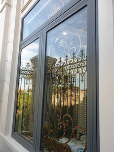Acabado de Hierro Galvanizado Resistente a la Intemperie que Garantiza un Rendimiento Antioxidante para la Instalación de Cercas de Seguridad en Interiores/Exteriores - Product Image 4