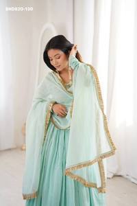 Ensemble élégant robe longue et dupatta en tissu imitation avec dentelle, couleurs éclatantes – Fournisseur indien, exportateur de mode féminine - Product Image 3