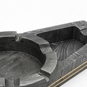 Cendrier en métal damas fait main au design élégant pour la décoration de la maison, le mobilier de bureau et les fournitures - Product Image 2