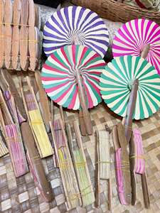 Abanico de Palma Pintado a Mano con Color Personalizado – Abanico Natural Hecho a Mano para Bodas en la Playa, Eventos Tropicales y Resorts - Product Image 4
