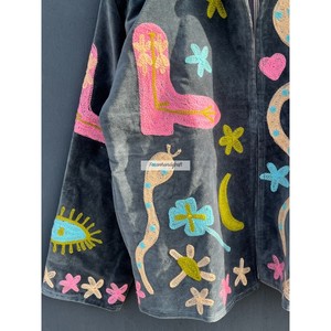 Veste en velours en gros, broderie serpent, manteau brodé main, veste Suzani avec deux poches latérales, veste chic bohème pour femme - Product Image 3