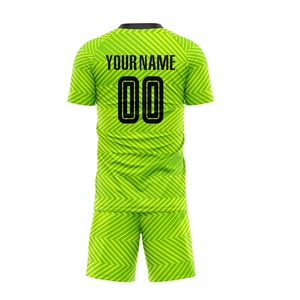 ชุดเสื้อฟุตบอลสีเขียวลายเรขาคณิตแบบกำหนดเอง พิมพ์ลายแบบ Sublimation ระบายเหงื่อได้ดี ทรงสปอร์ต แขนสั้น สำหรับผู้ใหญ่ทุกเพศ เหมาะสำหรับทีม - Product Image 5