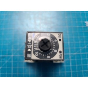 Módulo de Relé Temporizador Electrónico IDEC SY4S-05 + GT5Y-2SN, Usado como Pieza de Repuesto para Equipos Semiconductores Antiguos - Product Image 6