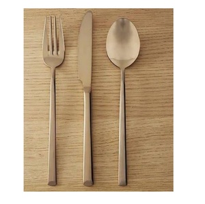 Juego de cubiertos de metal de primera calidad, adecuado para las comidas diarias, que ofrece un rendimiento duradero de acero inoxidable y un diseño elegante. - Product Image 5