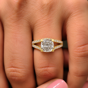 Bague de fiançailles en diamant de laboratoire taille carrée personnalisée en gros, certifiée IGI, or massif 14K 18K, avec pavé de diamants à queue fendue - Product Image 2