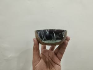 Compre un tazón con diseño de ondas, moderno, de resina y madera, para servir comida, pulido, hecho a mano, para la mesa. - Product Image 6