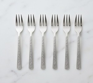 Ensemble de fourchettes élégantes en métal avec manche à motif feuille, compatibles lave-vaisselle, idéal pour les mariages et le quotidien - Product Image 1