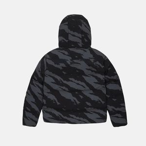 เสื้อแจ็คเก็ตพัฟเฟอร์ผู้ชายแบบกำหนดเอง ขายดี ไซส์ XL มีฮู้ด อุ่นสบาย บุใย ซิปแบบกลับด้านได้ ผ้าทอ แต่งผ้าแบบแพทช์เวิร์ค เสื้อโค้ทฤดูหนาวสำหรับผู้ชาย - Product Image 2