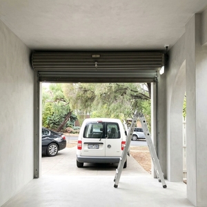 Kit <span class=keywords><strong>moteur</strong></span>/ouvre-porte à enroulement industriel MOC 1300N, très vendu, adapté aux portes et portails à enroulement électriques. - Product Image 3