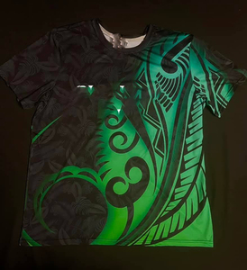 Nouvel Arrivage T-shirt Homme Noir Personnalisé Motif Tribal Polynésien Chuuk Impression par Sublimation sur le Devant Haute Qualité Vente en Gros - Product Image 1