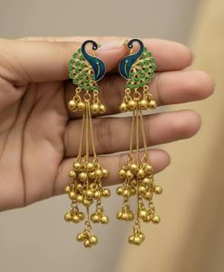Pendientes de Alta Calidad, Tradicionales de la India, de Aleación de Zinc Chapados en Oro, con Diseño Geométrico, Estilo Vintage, con Cristales Étnicos de Pavo Real para Mujer - Product Image 1