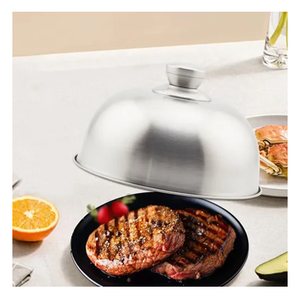 Couverture de table en acier inoxydable avec design simple en argent, idéale pour la cuisine et les petits-déjeuners, en vente - Product Image 1