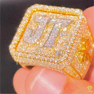 แหวนเพชรโมอิสซาไนต์ JT Alphabet VVS ระดับพรีเมียม ชุบทองสไตล์ฮิปฮอป ประดับเพชรเต็มวง สำหรับคนรักเครื่องประดับ - Product Image 3