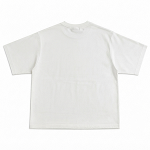 Camiseta blanca con estampado gráfico personalizado, estilo vintage moderno, manga corta, 100% algodón jersey, para uso unisex en verano. - Product Image 2
