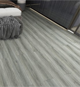 Nuevo Suelo SPC VFLOOR Color Gris Claro Gris Ceniza, Moderno, Ecológico, Antideslizante, Resistente al Fuego e Impermeable, con Núcleo Rígido de Vinilo - Product Image 4