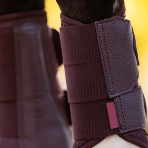 Botas protectoras de neopreno personalizadas para caballos con diseño de logotipo y color a medida - Product Image 5