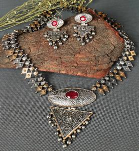 Conjunto de Collar y Pendientes Bohemios de Dos Tonos en Latón con Granate, Estilo Vintage, para Regalos de Compromiso, Aniversario y Boda - Product Image 3