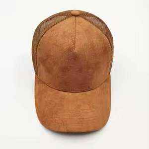 Gorra trucker de moda con bordado personalizado y forro de piel, parte trasera de malla transpirable y correa ajustable para uso casual o streetwear, unisex. - Product Image 5