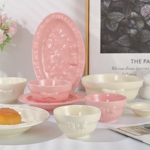 Ceramic <b>Dinnerware</b> <b>Set</b> with embossded 3-dimension ribbon-like pattern smooth glazed texture durable Bpa-free pink creamy colour - Product Image 4