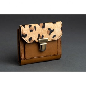 Nouveau fait à la main en cuir repoussé bandoulière portefeuille sac à main pour femmes Western peau de vache Turquoise Floral porte-carte portefeuille pour voyage - Product Image 3