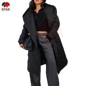 Veste longue matelassée à capuche pour femme, design matelassé, résistante à l'eau, légère, vêtement d'extérieur - Product Image 1